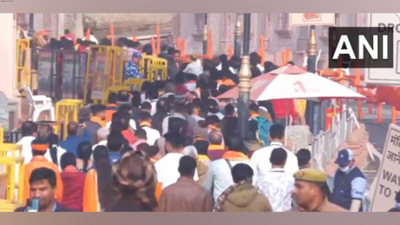 Huge influx of devotees continues at Ayodhya's Ram Mandir